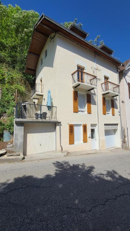 Joli Appartement Renove Avec Terrasse Brides-les-Bains Eksteriør bilde